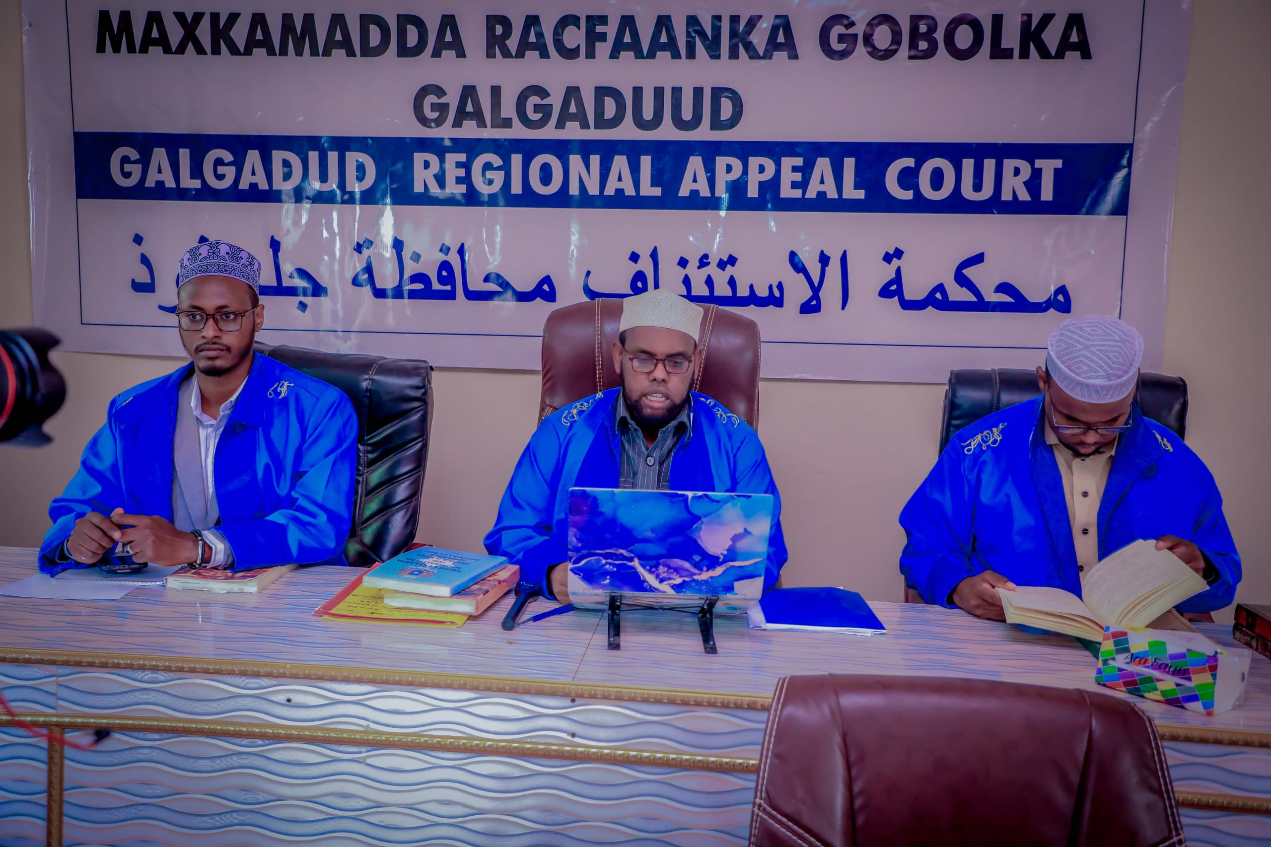 Fadhiga 4aad ee Maxkamadda Racfaanka Gobolka Galgaduud oo Maanta lagu Qaaday Kiiska Dilka Hooyada iyo Gabadheeda.